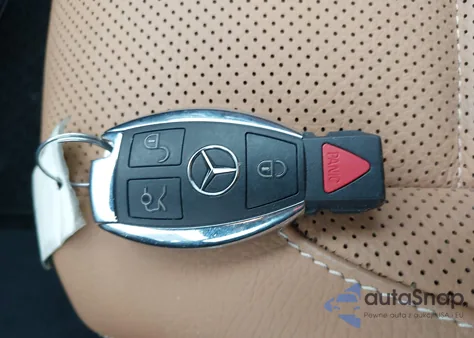 2016 Mercedes-Benz E 400 4Matic z USA, uszkodzony, nr VIN WDDKJ6HB1GF345338